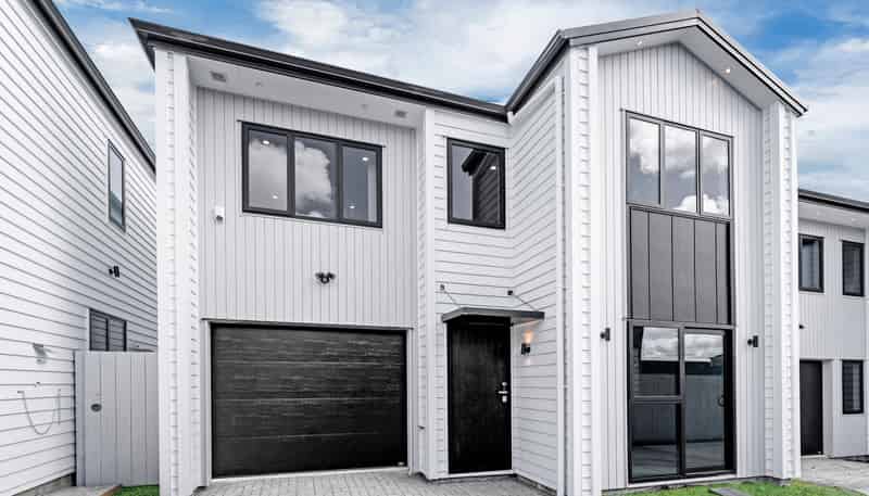 8B Gardiner Grove, Mangere East
