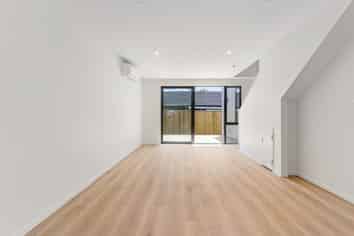 5/17 Henwood Road, Mangere East