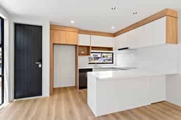 5/17 Henwood Road, Mangere East