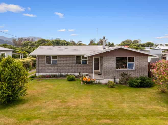 15 March Street, Spring Creek