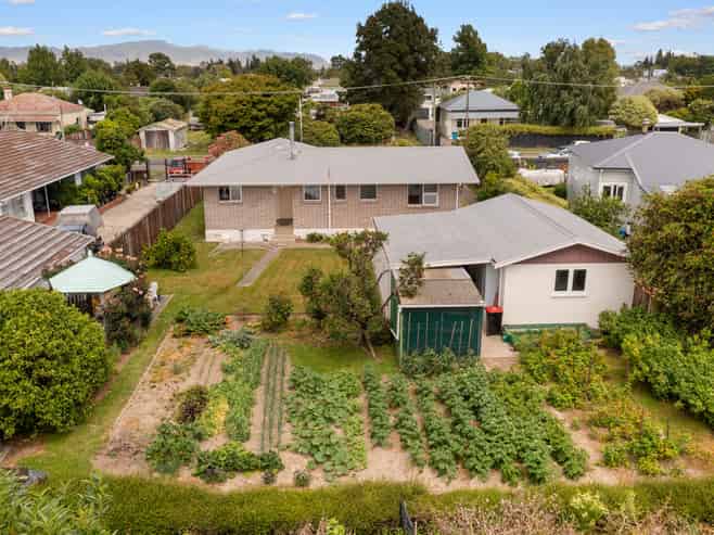 15 March Street, Spring Creek