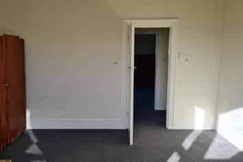 2/81 Hills Road, Edgeware