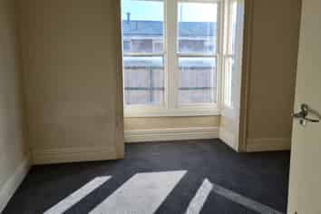 2/81 Hills Road, Edgeware