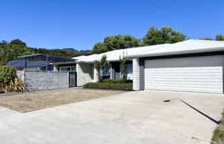 3 Grovedale Square, Wainuiomata