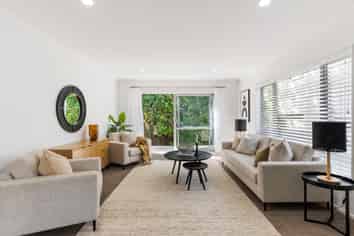 35 Kempthorne Crescent, Mission Bay