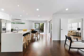 35 Kempthorne Crescent, Mission Bay