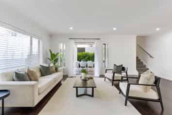 35 Kempthorne Crescent, Mission Bay