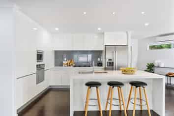 35 Kempthorne Crescent, Mission Bay