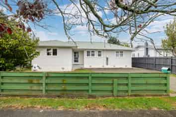 12 Keith Elliott Street, Feilding