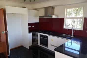 41 Anita, Mount Roskill