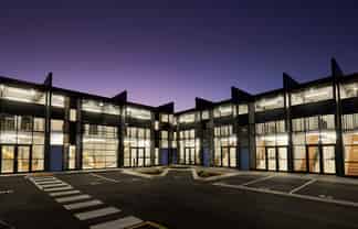 STORAGE / RETAIL / OFFICE NEAR SYLVIA PARK
