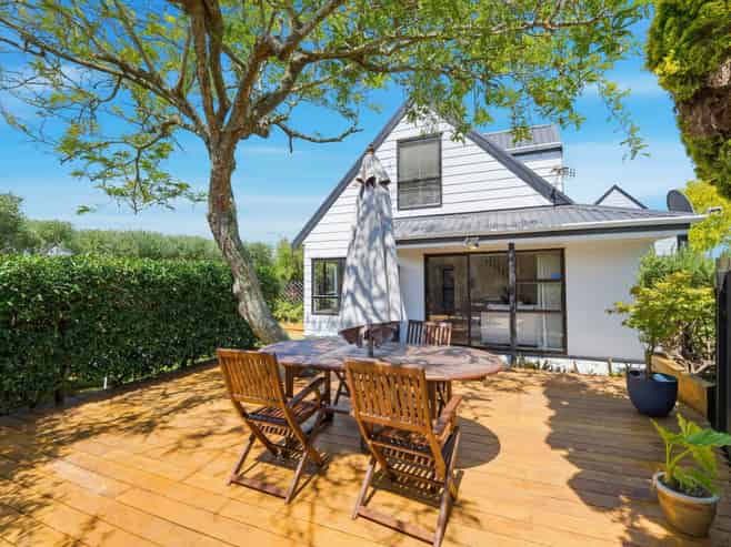 2/195 Abbotts Way, Remuera