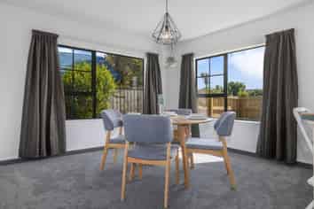 136 Guildford Drive, PARAPARAUMU BEACH