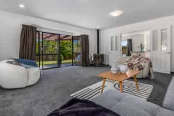 136 Guildford Drive, PARAPARAUMU BEACH