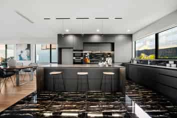 16 Pakirikiri Street, Long Bay