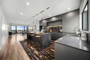 16 Pakirikiri Street, Long Bay