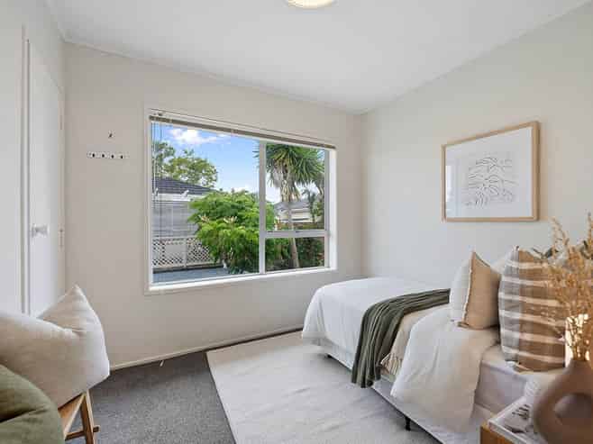 3/132 Victoria Road, Devonport