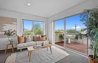 3/132 Victoria Road, Devonport