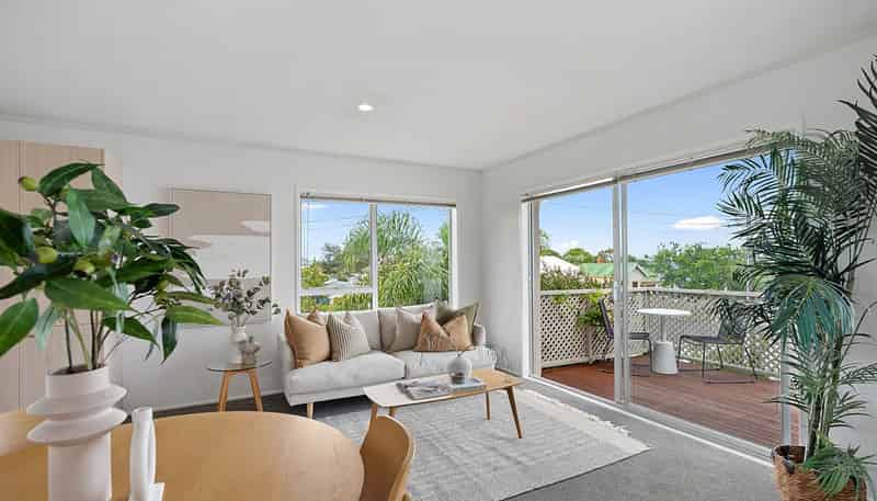 3/132 Victoria Road, Devonport