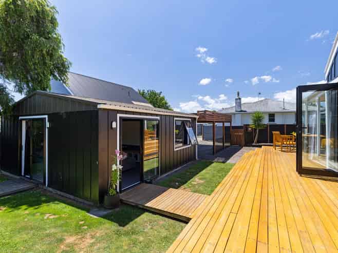 96 Milson Line, Milson