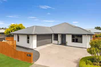 13 Geoff Geering Drive, Ashburton