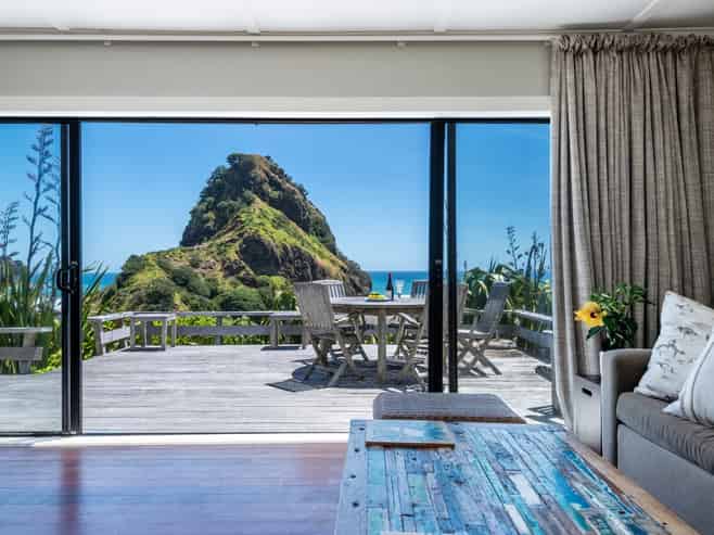 20 Garden Road, Piha