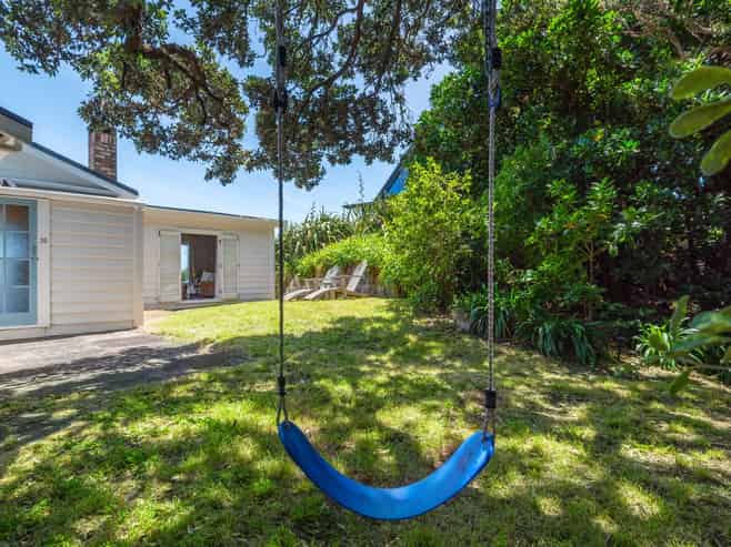 20 Garden Road, Piha