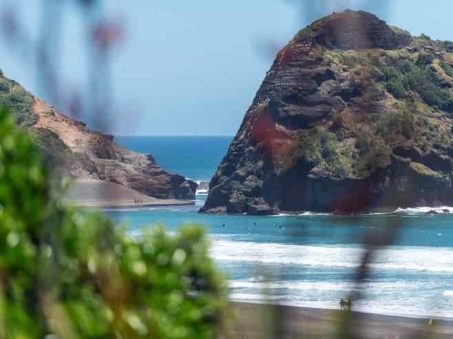 20 Garden Road, Piha