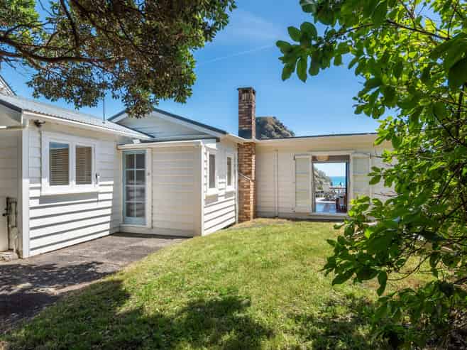 20 Garden Road, Piha