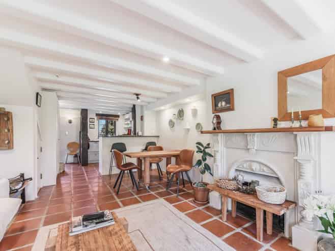 3/6 Quiet Woman Way, Monaco