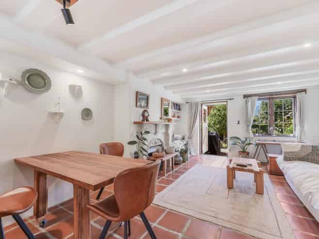 3/6 Quiet Woman Way, Monaco