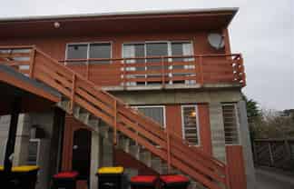 2/122 Herbert Street , Gladstone