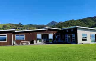 4 Ekuarangi Place, Oakura