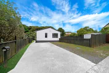 77 Meadowvale Rise, Titirangi