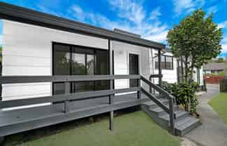 77 Meadowvale Rise, Titirangi