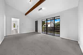 77 Meadowvale Rise, Titirangi