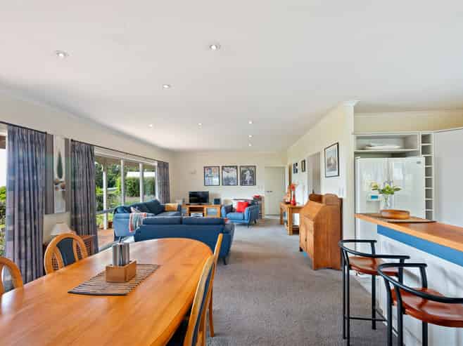 52 Bay Vista Drive, Pohara