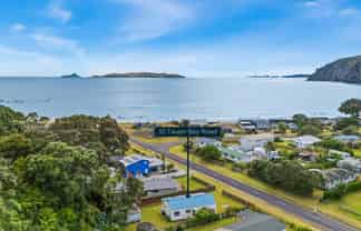 10 Taupo Bay Road, Taupo Bay