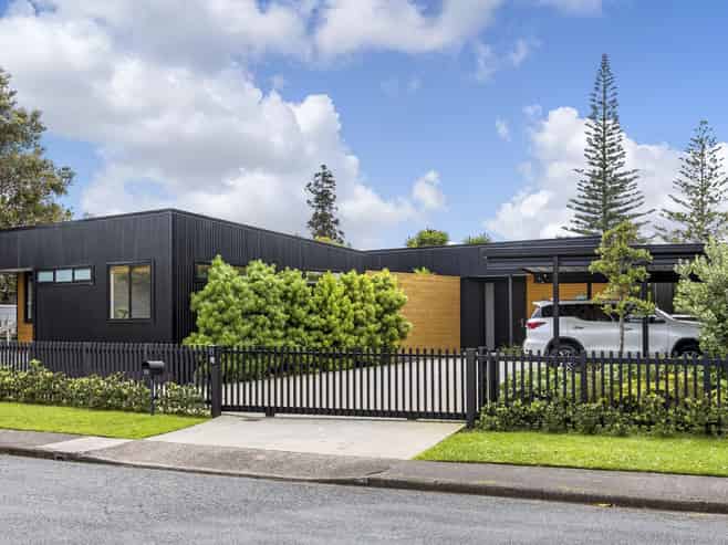 59 The Circle, Manly