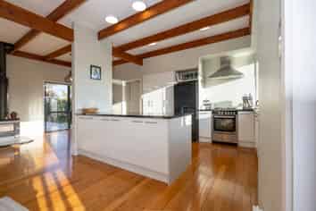 12 Victory Road, Laingholm