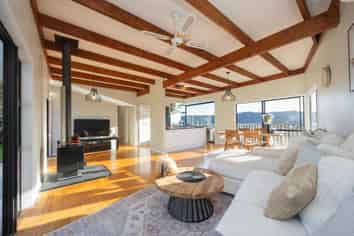 12 Victory Road, Laingholm