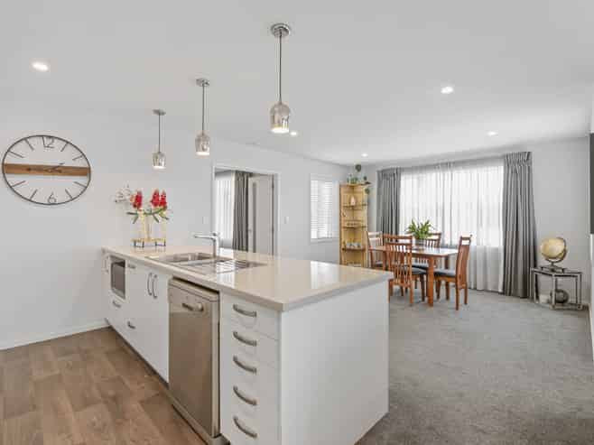 2 Dakota Place, Burleigh