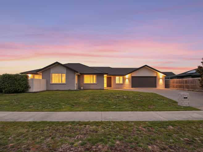 2 Dakota Place, Burleigh