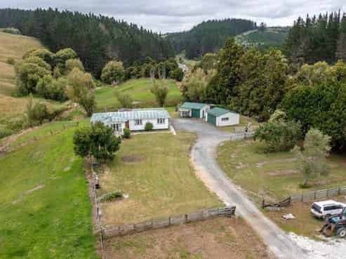 1396 State Highway 1, Kaiwaka