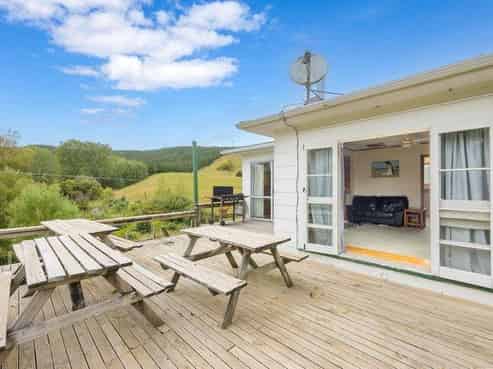 1396 State Highway 1, Kaiwaka