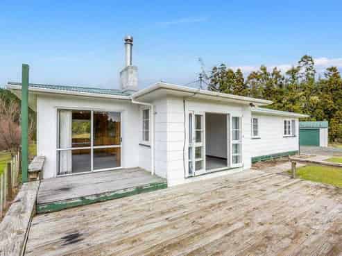 1396 State Highway 1, Kaiwaka