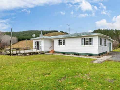 1396 State Highway 1, Kaiwaka