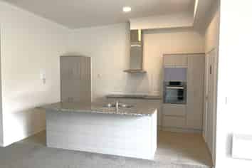 17/11 Carlos Drive, Flat Bush