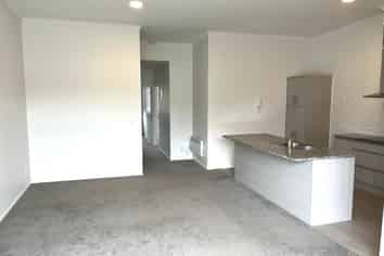 17/11 Carlos Drive, Flat Bush