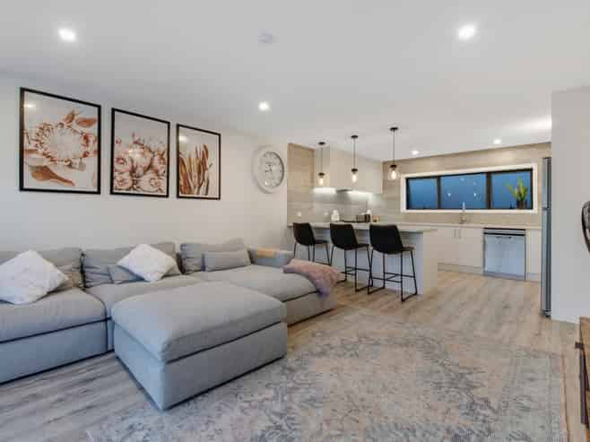 42 Albatross Road, Red Beach